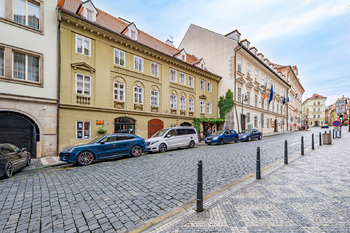 Pronájem bytu 3+1 v osobním vlastnictví 85 m², Praha 1 - Malá Strana