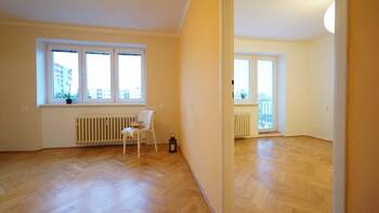 pohled do pokojů - Prodej bytu 2+1 v osobním vlastnictví 53 m², Kladno