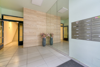 Pronájem bytu 2+kk v osobním vlastnictví 77 m², Praha 8 - Dolní Chabry