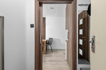 předsíň - Prodej bytu 2+kk v osobním vlastnictví 54 m², České Budějovice