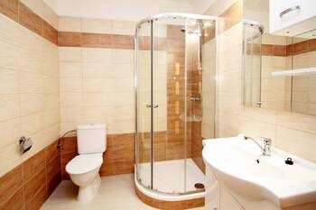 sociální zařízení 6 m2 - Pronájem bytu 2+1 v osobním vlastnictví 59 m², Kutná Hora