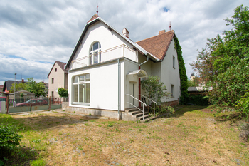 Pohled na dům ze zahrady - Prodej domu 261 m², Kostelec nad Orlicí