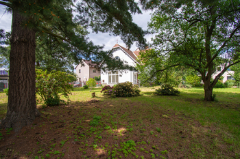 Pohled na dům ze zahrady - Prodej domu 261 m², Kostelec nad Orlicí
