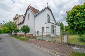 Pohled na dům z ulice - Prodej domu 261 m², Kostelec nad Orlicí
