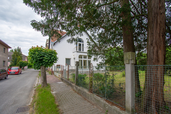Pohled na dům z ulice - Prodej domu 261 m², Kostelec nad Orlicí