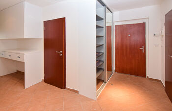 Prodej bytu 3+kk v osobním vlastnictví 76 m², Praha 10 - Pitkovice