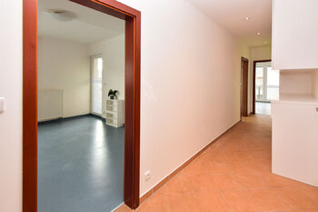 Prodej bytu 3+kk v osobním vlastnictví 76 m², Praha 10 - Pitkovice