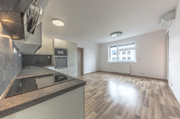 obývací pokoj - Prodej bytu 3+kk v osobním vlastnictví 58 m², Praha 10 - Uhříněves