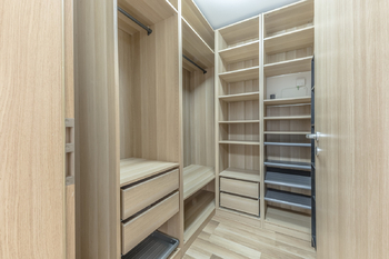 šatna - Prodej bytu 3+kk v osobním vlastnictví 58 m², Praha 10 - Uhříněves