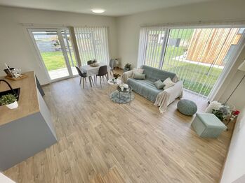 Obývací místnost v přízemí - Pronájem bytu 4+kk v osobním vlastnictví 104 m², Dobev