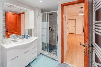 Prodej bytu 1+1 v osobním vlastnictví 48 m², Pireas