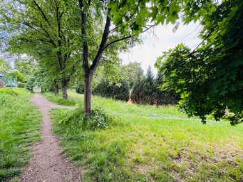 Prodej pozemku 5647 m², Slavkov u Brna