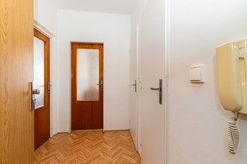 Prodej bytu 1+1 v osobním vlastnictví 38 m², Praha 4 - Libuš