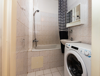 Prodej bytu 1+1 v osobním vlastnictví 38 m², Praha 4 - Libuš