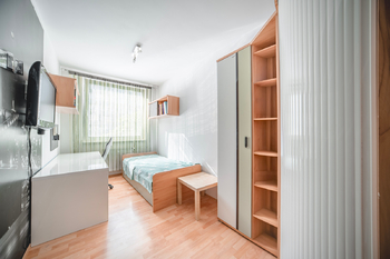 Prodej bytu 4+1 v osobním vlastnictví 90 m², Praha 5 - Hlubočepy