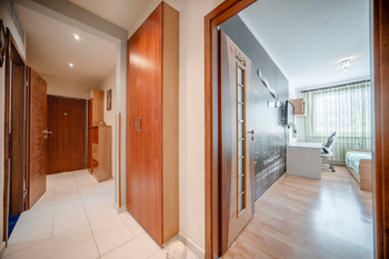 Prodej bytu 4+1 v osobním vlastnictví 90 m², Praha 5 - Hlubočepy