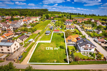 Prodej pozemku 1316 m², Kluky