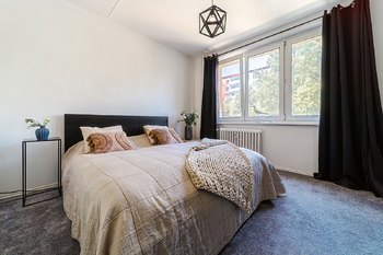 ložnice foto 2 - Prodej bytu 4+1 v osobním vlastnictví 87 m², Brno