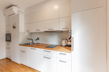 Prodej bytu 3+kk v osobním vlastnictví 71 m², Praha 5 - Smíchov