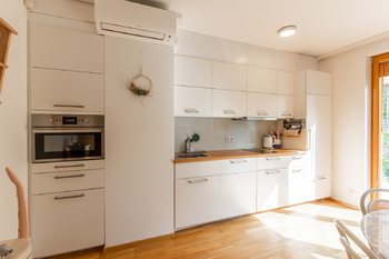 Prodej bytu 3+kk v osobním vlastnictví 71 m², Praha 5 - Smíchov