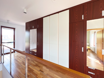 Prodej domu 270 m², Praha 9 - Klánovice