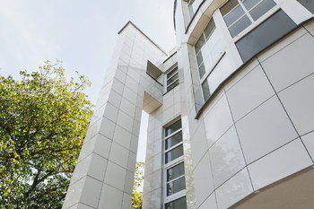 Prodej exkluzivní neofunkcionalistické vily Praha 20 min - Prodej domu 323 m², Podlešín