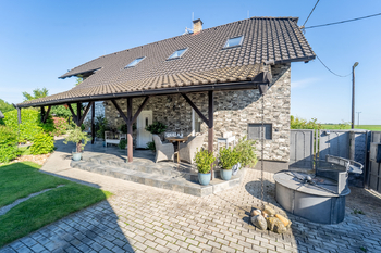 Prodej domu 175 m², Chrášťany