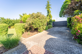 Prodej domu 175 m², Chrášťany
