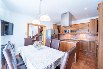 Prodej domu 175 m², Chrášťany