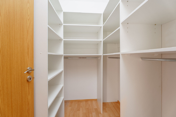 šatna - Prodej bytu 3+kk v osobním vlastnictví 126 m², Čelákovice