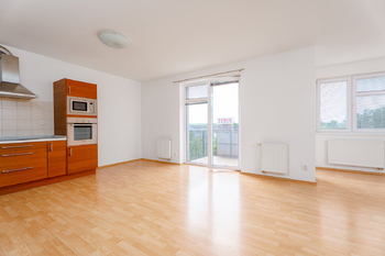 obývací místnost + kk - Prodej bytu 3+kk v osobním vlastnictví 126 m², Čelákovice