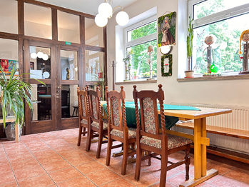 vstup - Pronájem restaurace 190 m², Praha 9 - Újezd nad Lesy