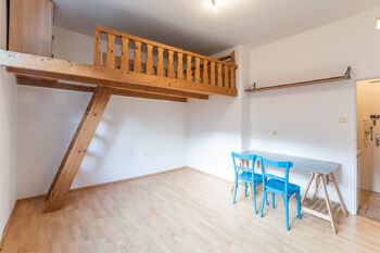 Pronájem bytu 1+kk v družstevním vlastnictví 27 m², Praha 4 - Nusle