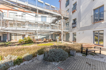 Pronájem bytu 2+kk v osobním vlastnictví 47 m², Praha 5 - Lochkov