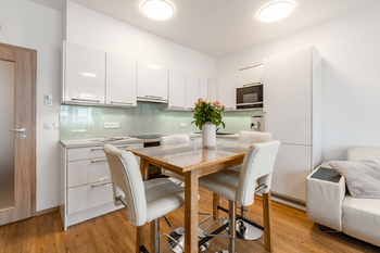 Prodej bytu 2+kk v osobním vlastnictví 56 m², Praha 10 - Uhříněves