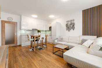Prodej bytu 2+kk v osobním vlastnictví 56 m², Praha 10 - Uhříněves