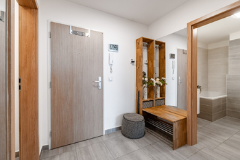 Prodej bytu 2+kk v osobním vlastnictví 56 m², Praha 10 - Uhříněves