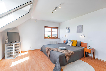 ložnice - Prodej domu 286 m², Bradlec
