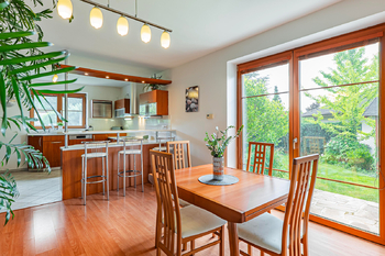 jídelna - Prodej domu 286 m², Bradlec