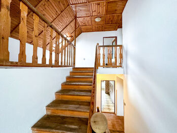 schodiště do podkroví - Prodej domu 283 m², Rožmitál pod Třemšínem