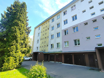 SV strana domu - Prodej bytu 3+1 v osobním vlastnictví 86 m², Ostrava