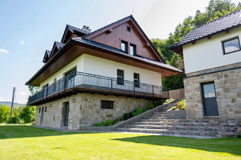 Prodej domu 311 m², Dolní Lomná