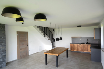 Prodej domu 311 m², Dolní Lomná