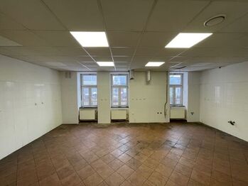 Českobratrská⎟Petr Sonnenschein⎟+420 778 750 999⎟RE/MAX Centrum - Pronájem obchodních prostor 215 m², Ostrava