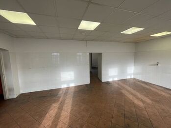 Českobratrská⎟Petr Sonnenschein⎟+420 778 750 999⎟RE/MAX Centrum - Pronájem obchodních prostor 215 m², Ostrava