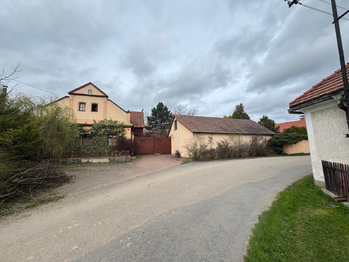 pohled na nemovitost - Prodej domu 372 m², Buzice