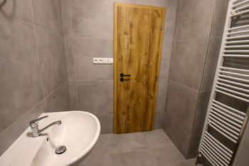 koupelna - Pronájem bytu 1+1 v osobním vlastnictví 44 m², České Budějovice