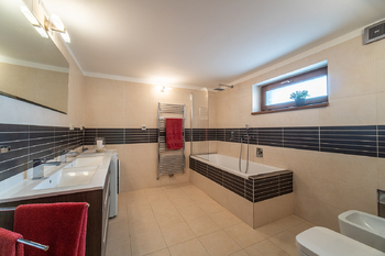 Prodej domu 254 m², Praha 5 - Zličín