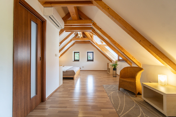 Prodej domu 254 m², Praha 5 - Zličín