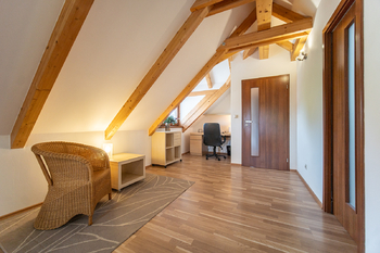 Prodej domu 254 m², Praha 5 - Zličín